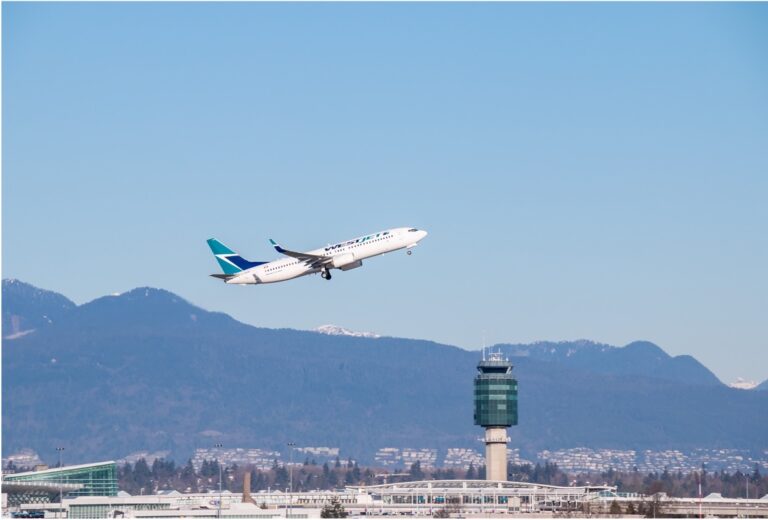 Plane taking off - Versante Hotel Vancouver Airport
